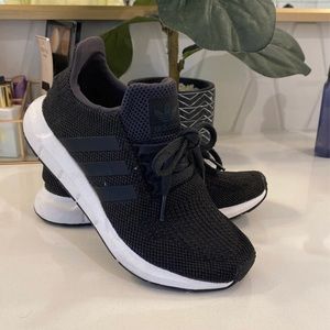 Adidas swift run sneaker